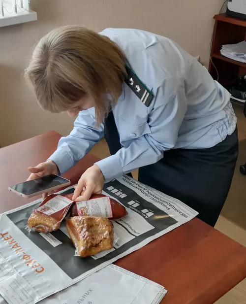 В апреле в Псковской области выявили не отвечающие требованиям ветеринарных санитарных правил и норм мясная и молочная продукция